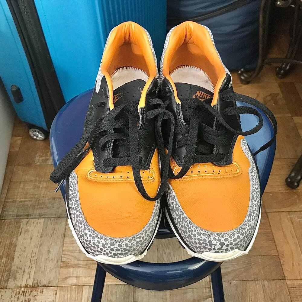 Men's Nike Air Safari  Sneakers - size mens 9